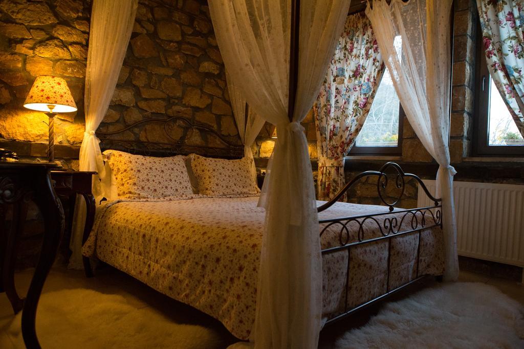 Archontiko Emmanouilidi Suites Káto Loutrákion エクステリア 写真