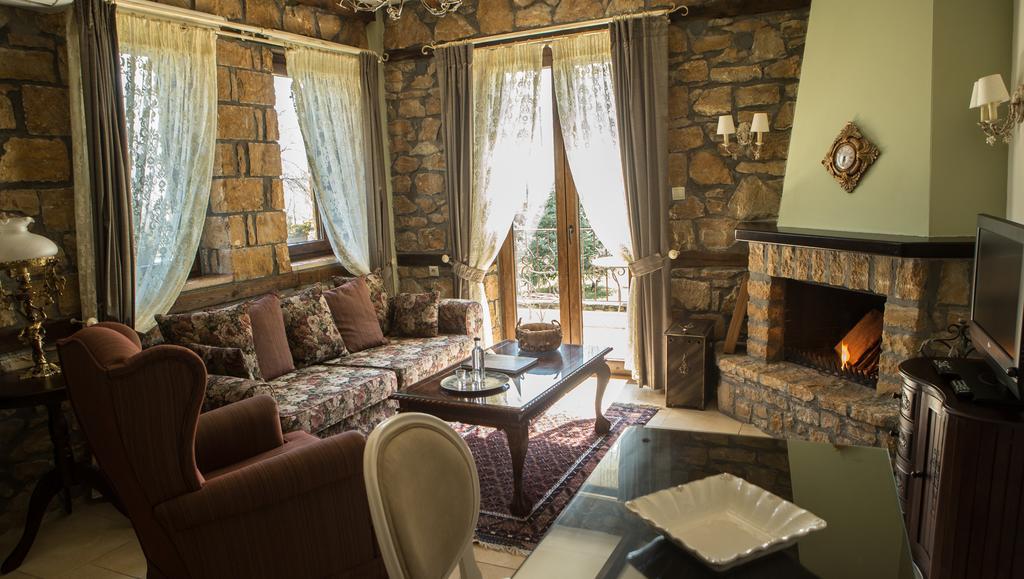 Archontiko Emmanouilidi Suites Káto Loutrákion エクステリア 写真