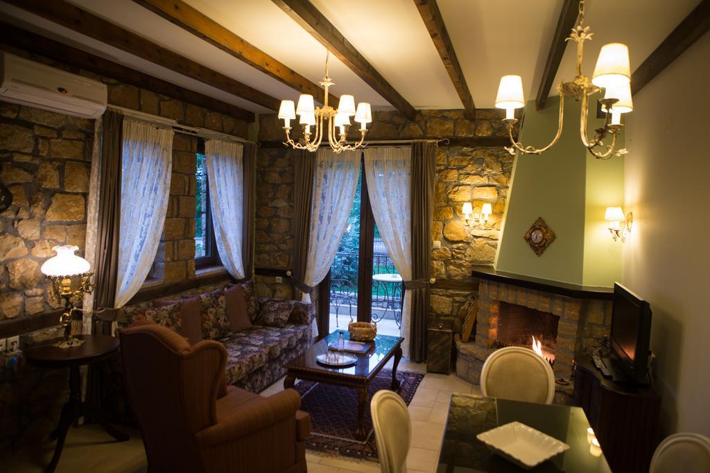 Archontiko Emmanouilidi Suites Káto Loutrákion エクステリア 写真