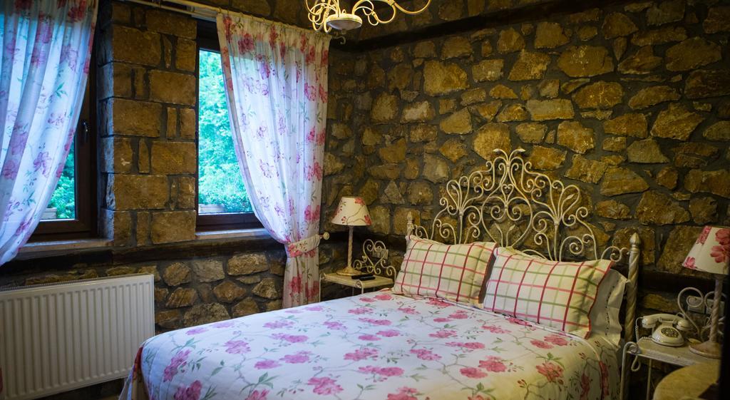 Archontiko Emmanouilidi Suites Káto Loutrákion エクステリア 写真