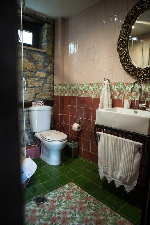 Archontiko Emmanouilidi Suites Káto Loutrákion エクステリア 写真