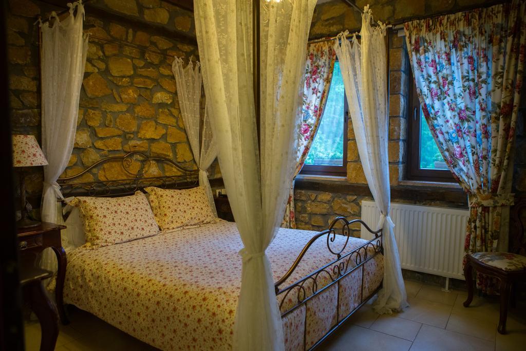 Archontiko Emmanouilidi Suites Káto Loutrákion 部屋 写真
