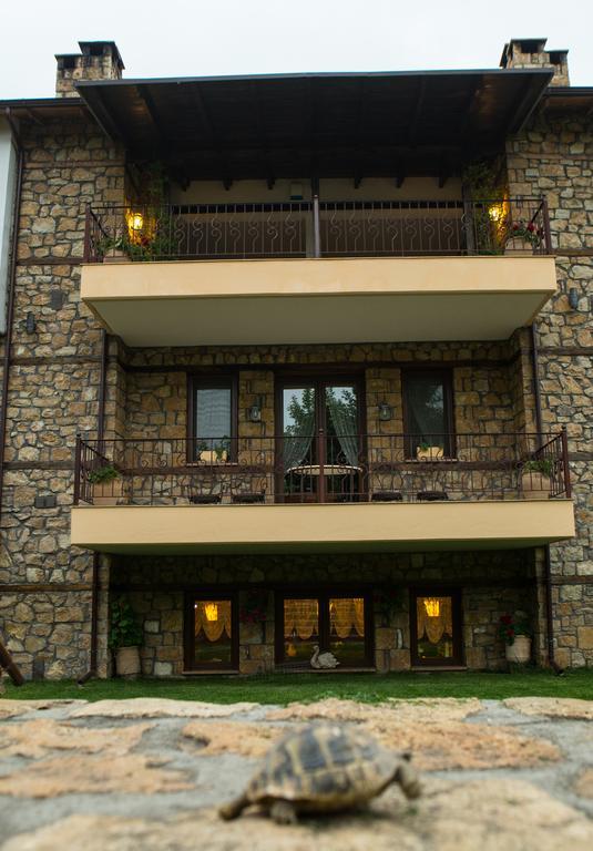 Archontiko Emmanouilidi Suites Káto Loutrákion エクステリア 写真