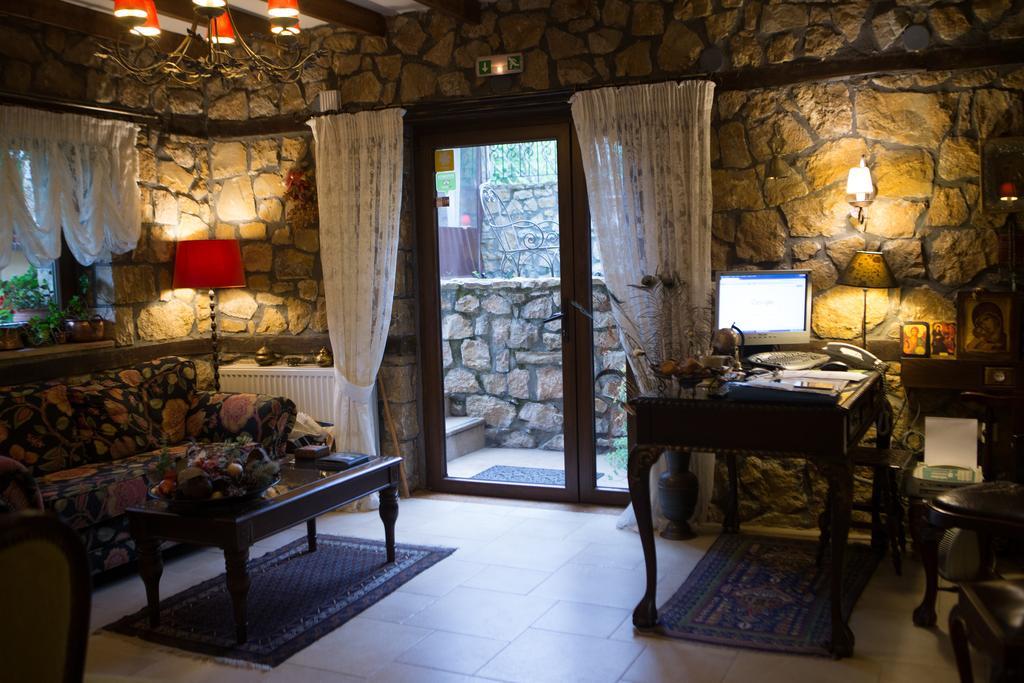 Archontiko Emmanouilidi Suites Káto Loutrákion エクステリア 写真